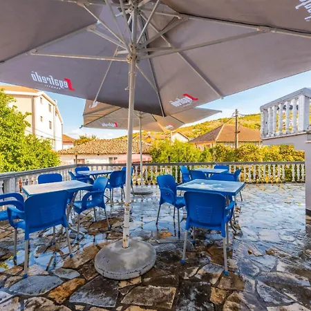 Riti 公寓式酒店 Široka