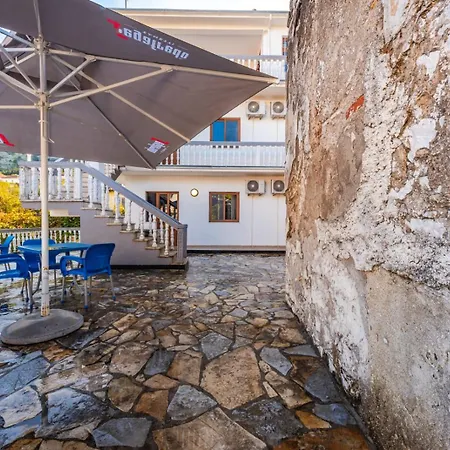 Riti 公寓式酒店 Široka